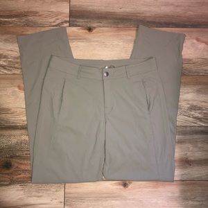 Lucy activewear beige pants